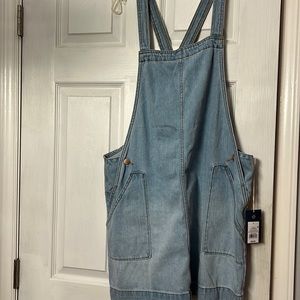 Universal Thread NWT L Skirt Overalls Light Wash